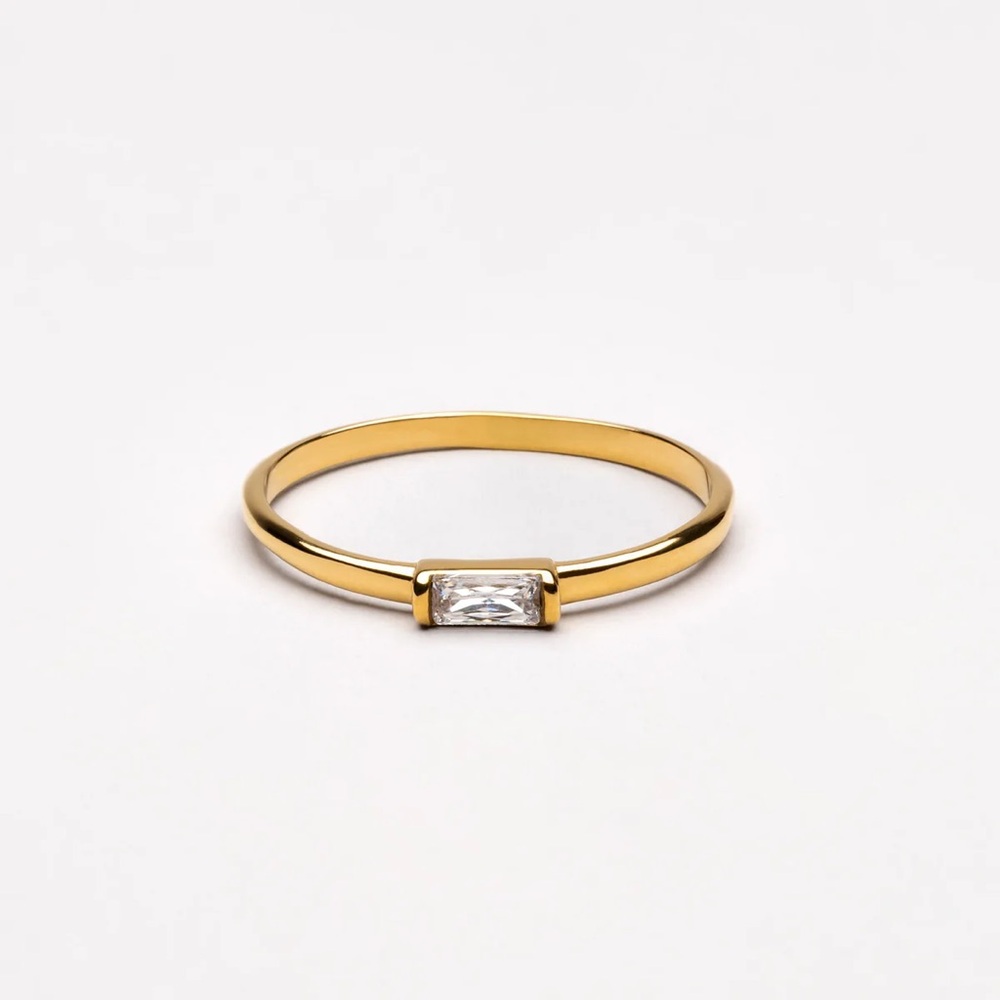 Atolea Dainty Crystal Ring - Size 9 - New with Dust Bag